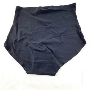 NWOT Plus Size 2x Black Seamless High-Waist Panties